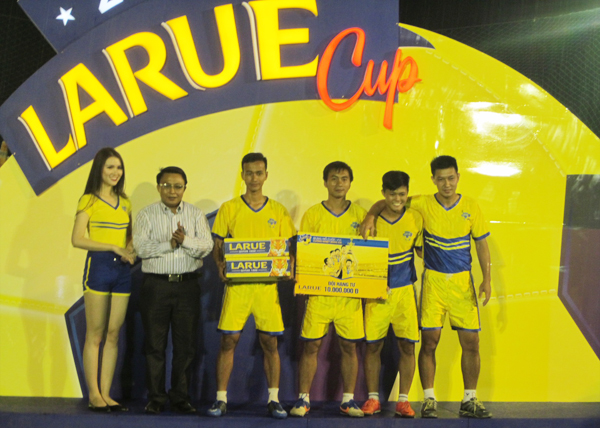 Kon Tum: Sôi động Giải bóng đá Larue Cup 2015 